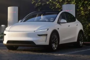 Tesla Model Y 2025: первый полноценный рестайлинг “электрического” бестселлера. Цены, фото и характеристики