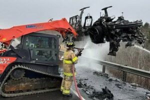 Пожарные пожаловались на бешеный расход воды для тушения Tesla