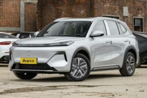 Belgee X80 PHEV: гибридный кроссовер Geely Galaxy Starship 7 будет выпускаться в Беларуси. Ждем в России. Фото, цены и характеристики