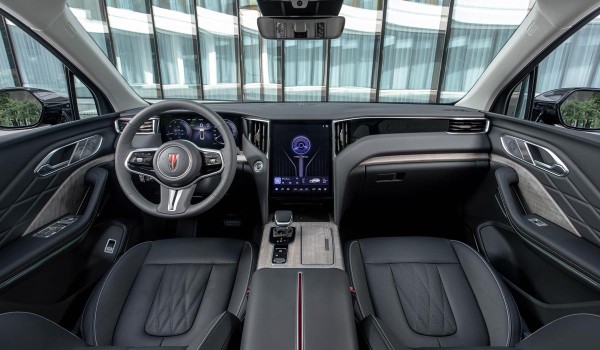 Кроссовер Hongqi HS7: объявлены цены в России