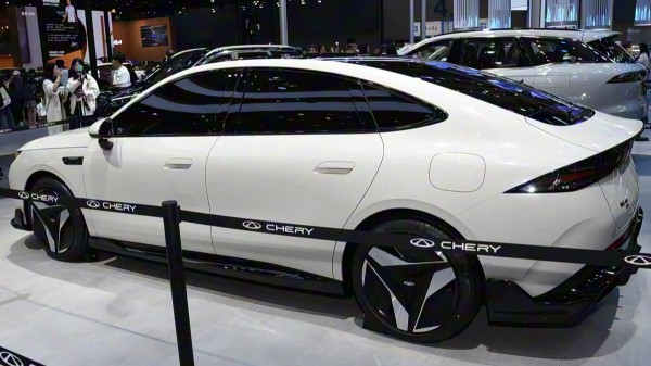 Представлены кроссовер Chery Fulwin T9L и седан Fulwin A9