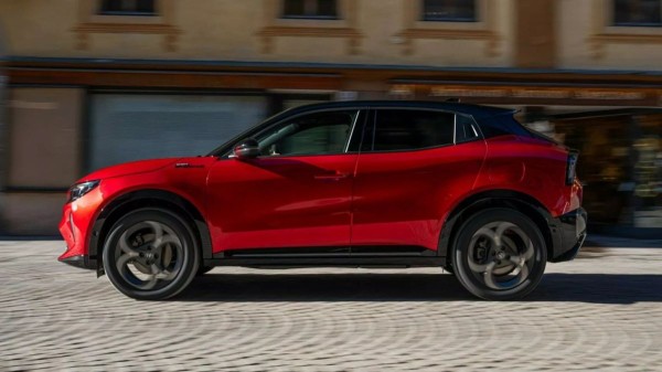 Паркетник Alfa Romeo Junior Sport Speciale обрел спортивный антураж Паркетник Alfa Romeo Junior Sport Speciale обрел спортивный антураж