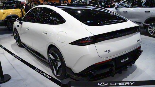 Представлены кроссовер Chery Fulwin T9L и седан Fulwin A9