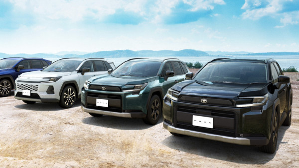 Новая Toyota RAV4 добралась до японского рынка с двумя тюнинг-наборами