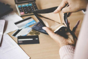 Микрокредиты: скорая помощь или финансовая ловушка? Разбираемся в деталях