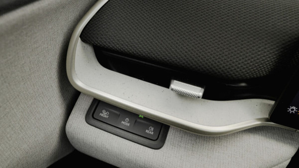 Электрокар Volkswagen ID. Polo: физические кнопки и приборы в ретростиле Электрокар Volkswagen ID. Polo: физические кнопки и приборы в ретростиле