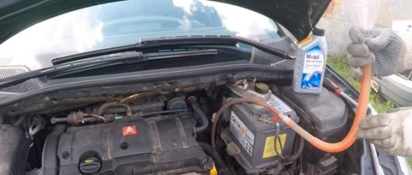 Проверка и самостоятельная замена масла в АКПП Пежо 307