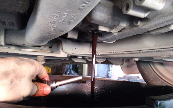 Сколько нужно масла для полной и частичной замены в АКПП Сколько нужно масла для полной и частичной замены в АКПП