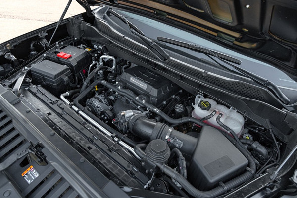 Масл-трак Hennessey Chevrolet Silverado ZR2 Goliath 700: Голиаф против рептилоидов Масл-трак Hennessey Chevrolet Silverado ZR2 Goliath 700: Голиаф против рептилоидов