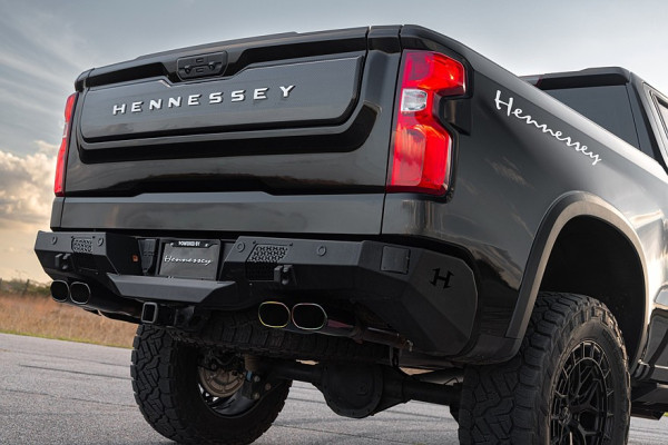 Масл-трак Hennessey Chevrolet Silverado ZR2 Goliath 700: Голиаф против рептилоидов Масл-трак Hennessey Chevrolet Silverado ZR2 Goliath 700: Голиаф против рептилоидов
