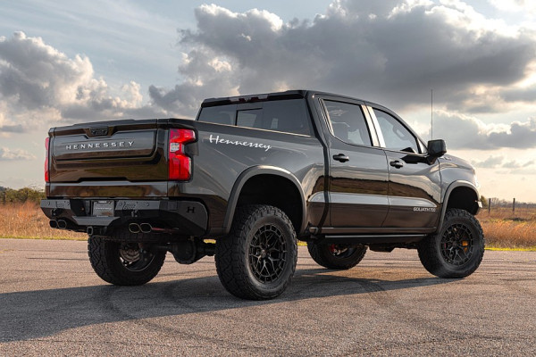 Масл-трак Hennessey Chevrolet Silverado ZR2 Goliath 700: Голиаф против рептилоидов Масл-трак Hennessey Chevrolet Silverado ZR2 Goliath 700: Голиаф против рептилоидов