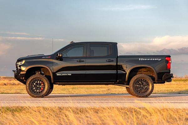 Масл-трак Hennessey Chevrolet Silverado ZR2 Goliath 700: Голиаф против рептилоидов Масл-трак Hennessey Chevrolet Silverado ZR2 Goliath 700: Голиаф против рептилоидов