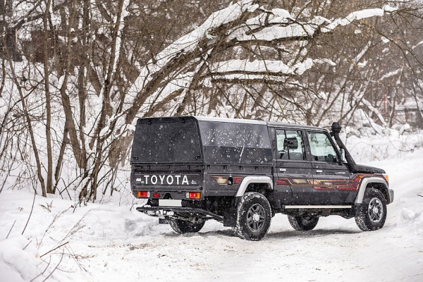 Назад в будущее, вперед в прошлое: опыт владения Toyota Land Cruiser 70