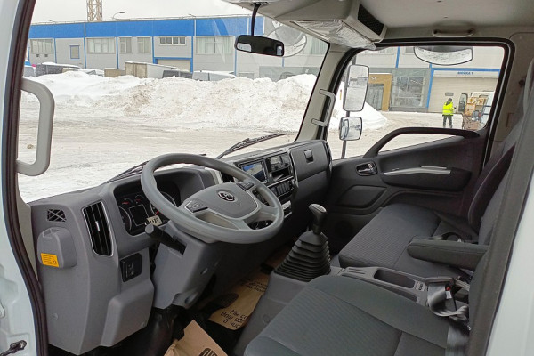 Пневмоподвеска, полезные мелочи и тотальная локализация: тест-драйв грузовика Валдай 12