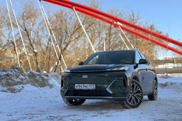 Звездолёт с компромиссами: тест-драйв Geely EX5 EM-i Звездолёт с компромиссами: тест-драйв Geely EX5 EM-i
