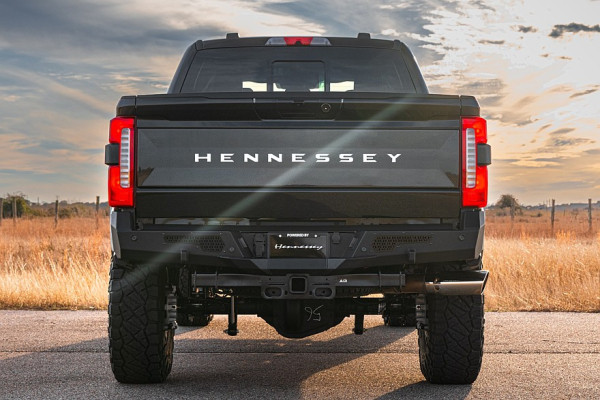 Hennessey VelociRaptor 1200 F-250: дизельный гигант к юбилею независимости Америки Hennessey VelociRaptor 1200 F-250: дизельный гигант к юбилею независимости Америки