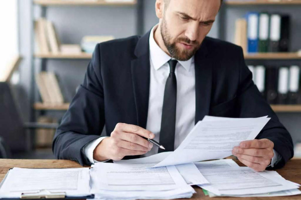 Возврат бракованного авто дилеру: как заставить салон вернуть деньги