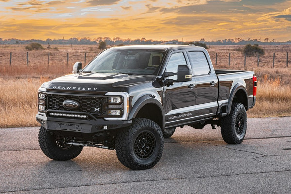 Hennessey VelociRaptor 1200 F-250: дизельный гигант к юбилею независимости Америки Hennessey VelociRaptor 1200 F-250: дизельный гигант к юбилею независимости Америки