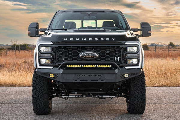Hennessey VelociRaptor 1200 F-250: дизельный гигант к юбилею независимости Америки Hennessey VelociRaptor 1200 F-250: дизельный гигант к юбилею независимости Америки