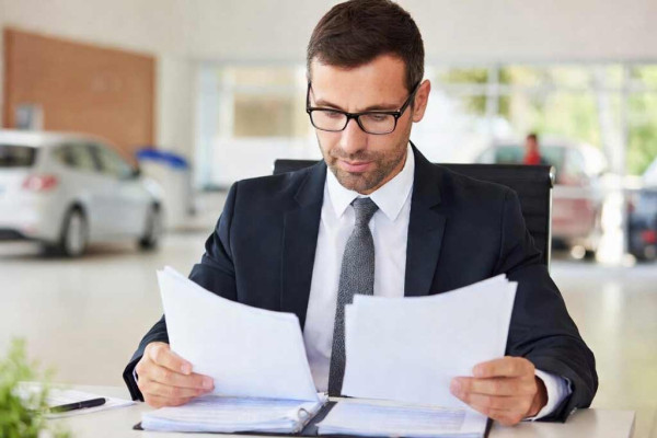 Возврат бракованного авто дилеру: как заставить салон вернуть деньги