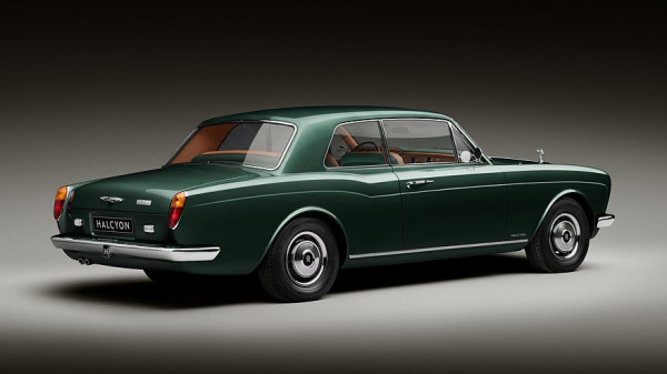 Рестомод Halcyon Great Eight на базе Rolls-Royce Corniche в стиле викторианской Англии