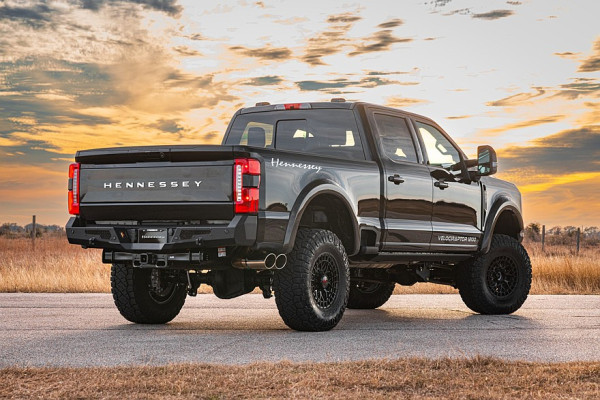 Hennessey VelociRaptor 1200 F-250: дизельный гигант к юбилею независимости Америки Hennessey VelociRaptor 1200 F-250: дизельный гигант к юбилею независимости Америки