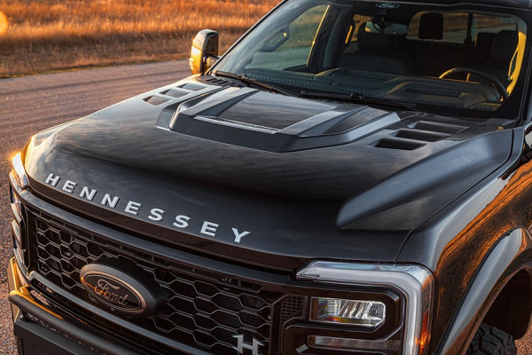 Hennessey VelociRaptor 1200 F-250: дизельный гигант к юбилею независимости Америки Hennessey VelociRaptor 1200 F-250: дизельный гигант к юбилею независимости Америки
