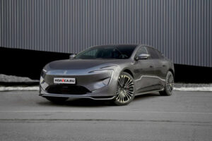 Пока дизайн спорит с логикой, комфорт побеждает: тест-драйв Avatr 12