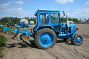 Трактористам станут выдавать цифровые права