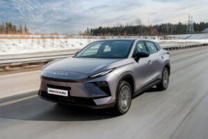 Внешность в стиле «электричек» и новый салон: тест-драйв новой Omoda C5