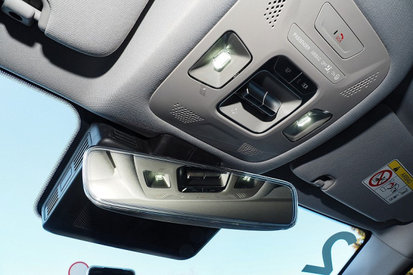 Внешность в стиле «электричек» и новый салон: тест-драйв новой Omoda C5 Внешность в стиле «электричек» и новый салон: тест-драйв новой Omoda C5