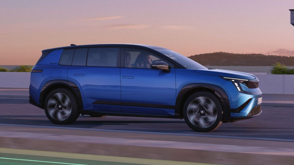 Представлен флагманский электрический кроссовер Skoda Peaq