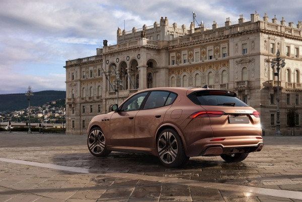 После кризиса продаж: Maserati обновила GranTurismo, GranCabrio и кроссовер Grecale После кризиса продаж: Maserati обновила GranTurismo, GranCabrio и кроссовер Grecale