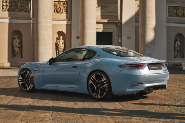 После кризиса продаж: Maserati обновила GranTurismo, GranCabrio и кроссовер Grecale После кризиса продаж: Maserati обновила GranTurismo, GranCabrio и кроссовер Grecale