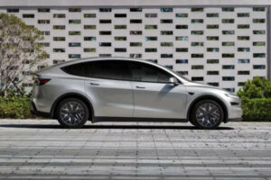Удлиненная Tesla Model Y L: теперь не только в Китае