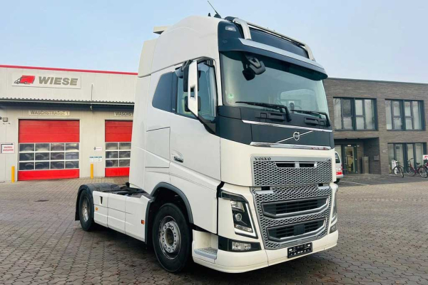 Scania R620 vs Volvo FH16: битва титанов в классе 6×4 Scania R620 vs Volvo FH16: битва титанов в классе 6×4