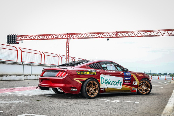 Ford Mustang с правым рулем: железный конь для RDS GP Ford Mustang с правым рулем: железный конь для RDS GP