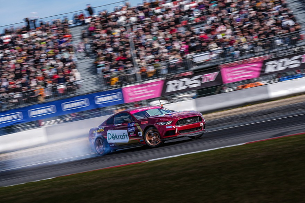 Ford Mustang с правым рулем: железный конь для RDS GP Ford Mustang с правым рулем: железный конь для RDS GP