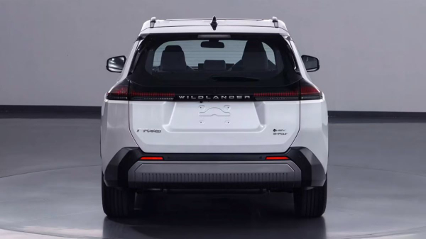 Новая Toyota RAV4/Wildlander: на подходе чисто бензиновая версия