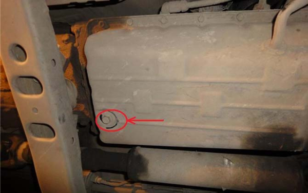 Как долить и какое масло заливать в АКПП с щупом и без