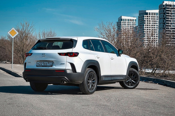 Для тех, кто устал от бесконечных настроек: тест-драйв Mazda CX-50 Для тех, кто устал от бесконечных настроек: тест-драйв Mazda CX-50