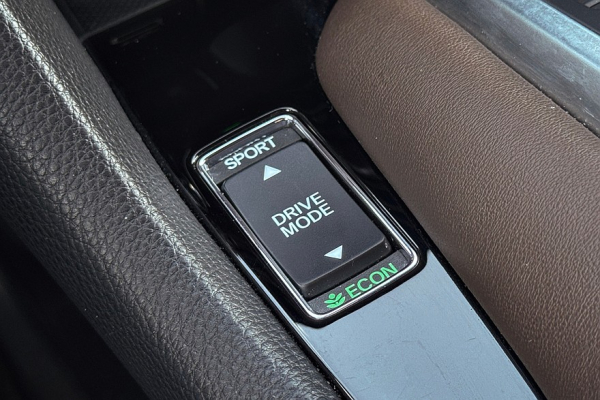 Старомодный самурай в мире китайских выскочек: тест-драйв Honda UR-V